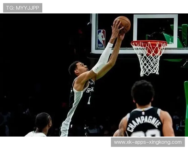 马刺替补射手关键时刻挺身而出