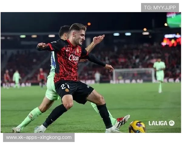 费兰托雷斯门前抢点补射稳稳命中