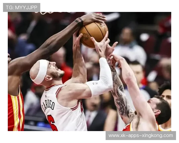 公牛拉文底线加速上篮，伺机完成爆扣，篮球场上的飞天传奇