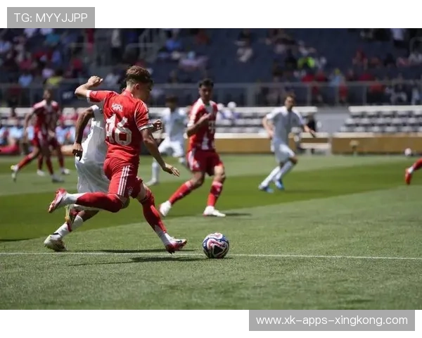 拜仁终场前险些绝杀，门将完成关键扑救